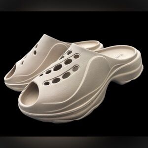 Wild Diva  Women’s Ste McCart Style Wedge Mules Clogs
